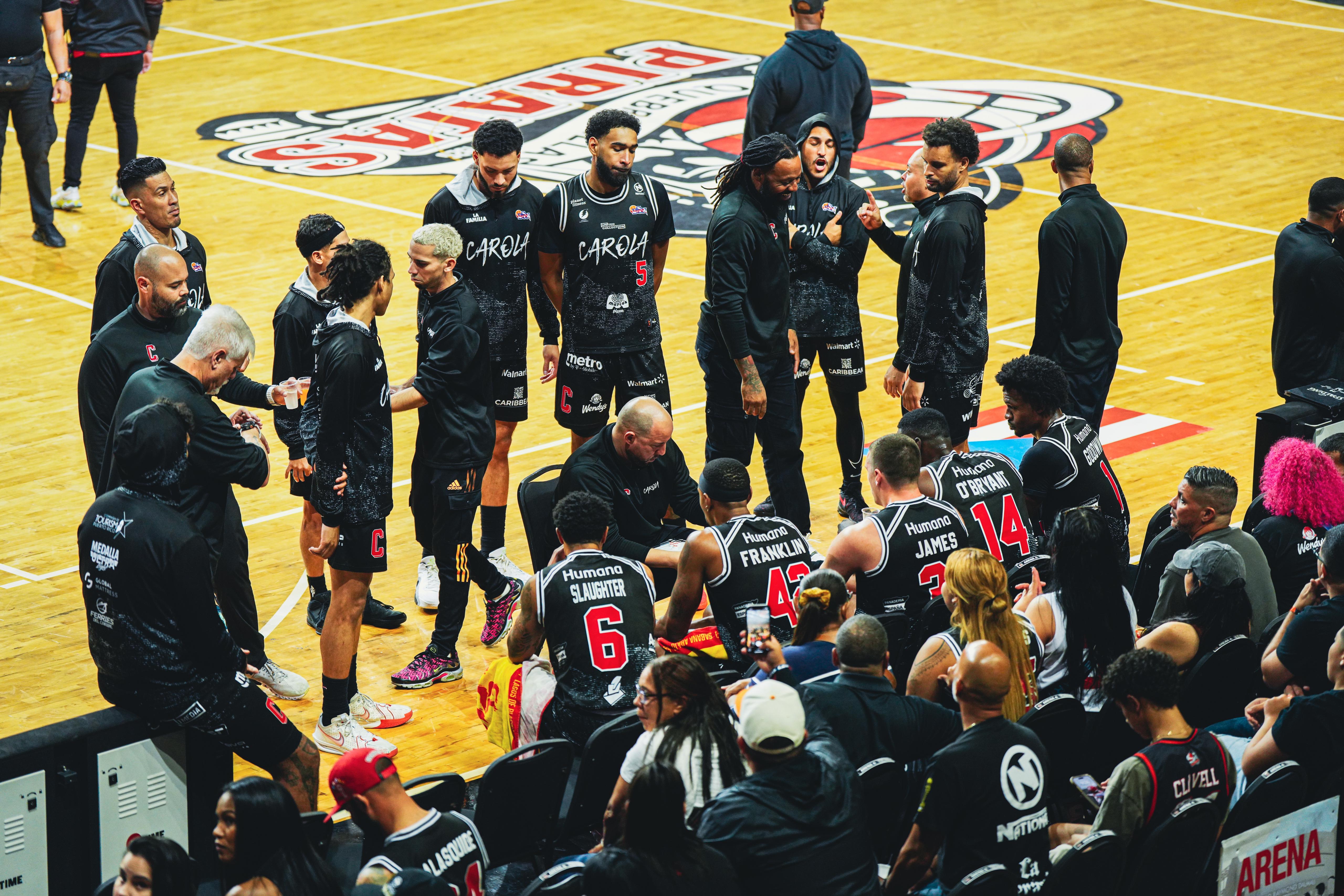 Piratas defienden su guarida ante los Gigantes y empatan la serie