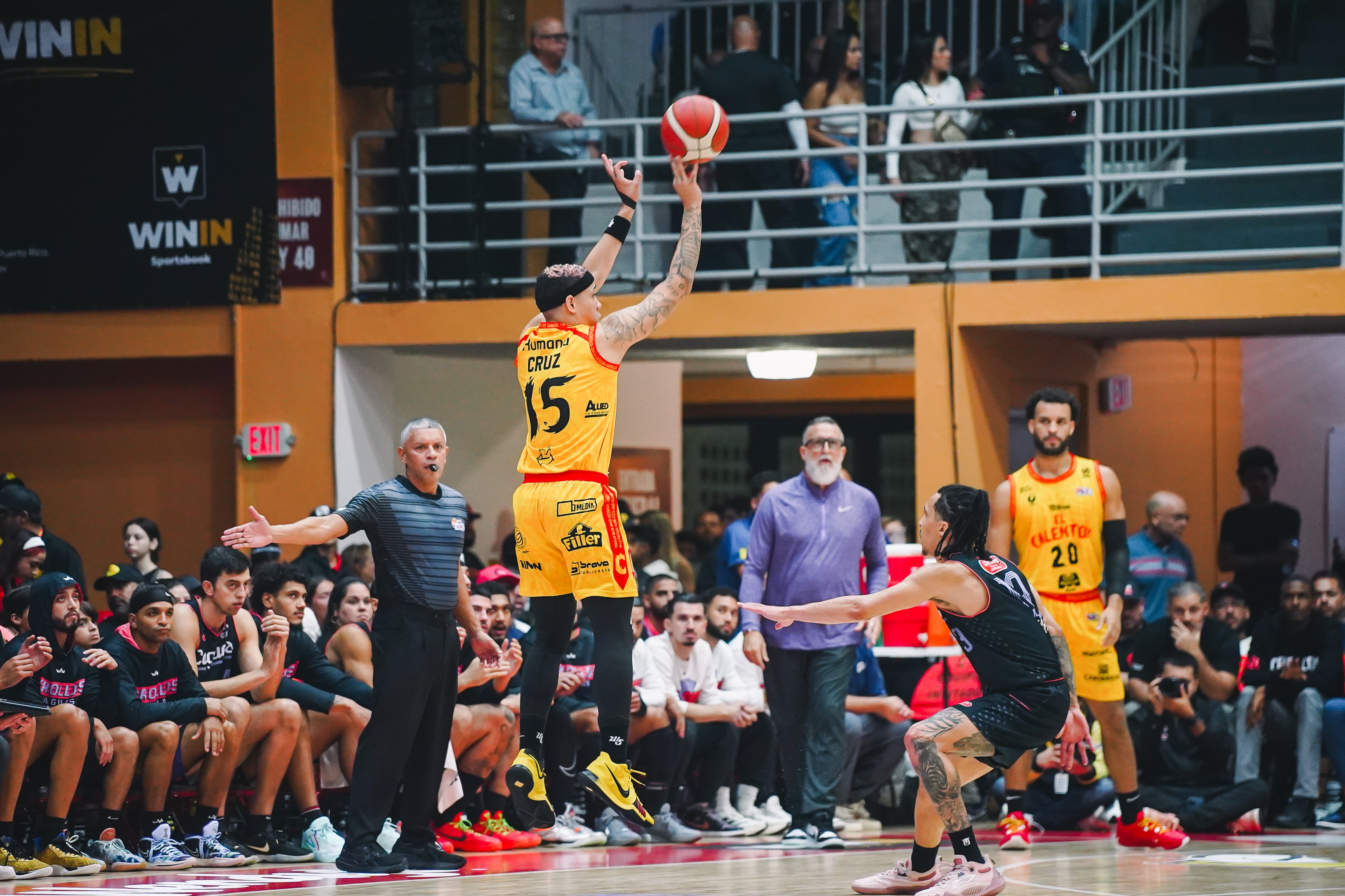 Carolina defiende el calentón y suben a la cuarta posición