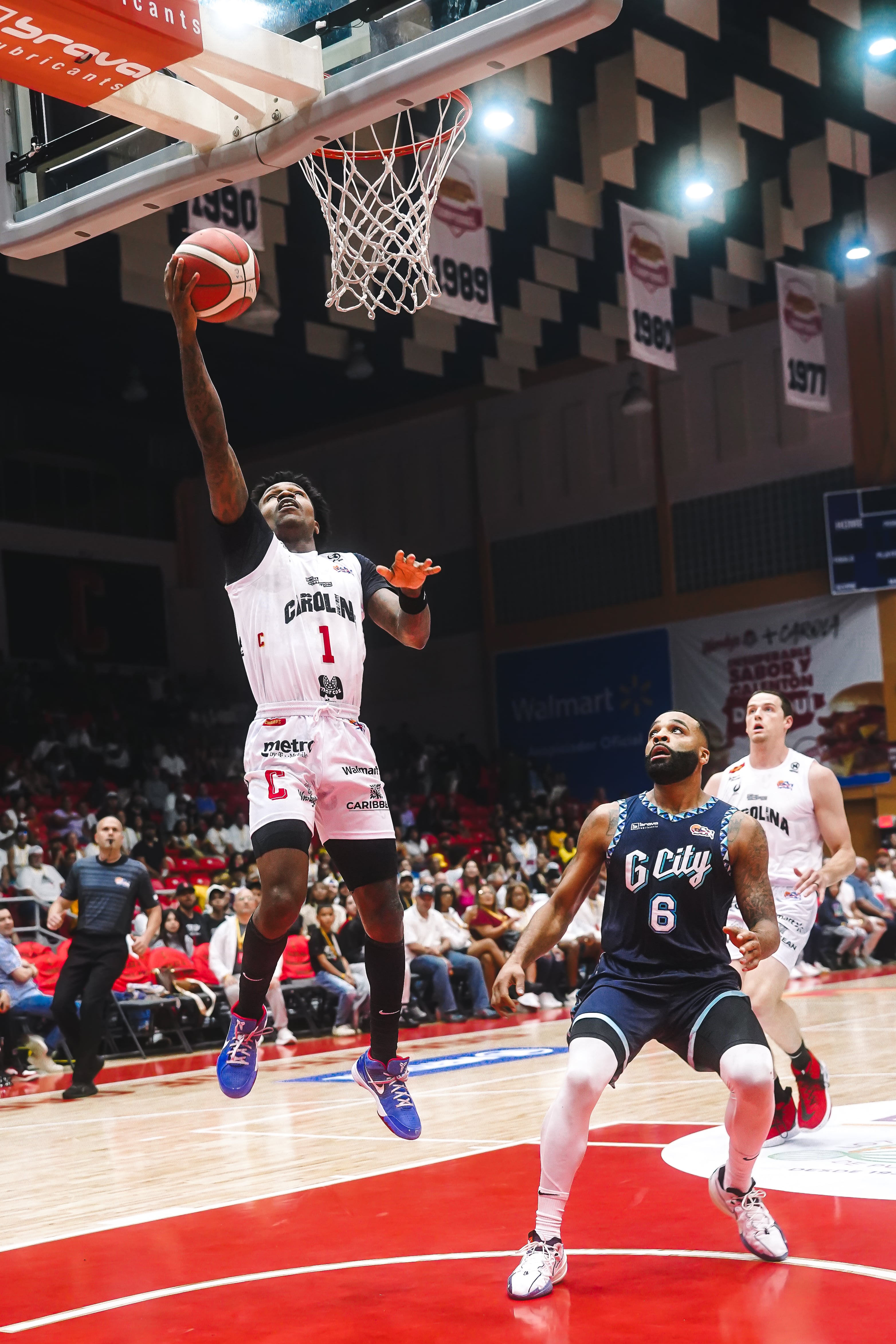 Carolina defiende el “Calentón”con victoria vía paliza ante los Mets de Guaynabo