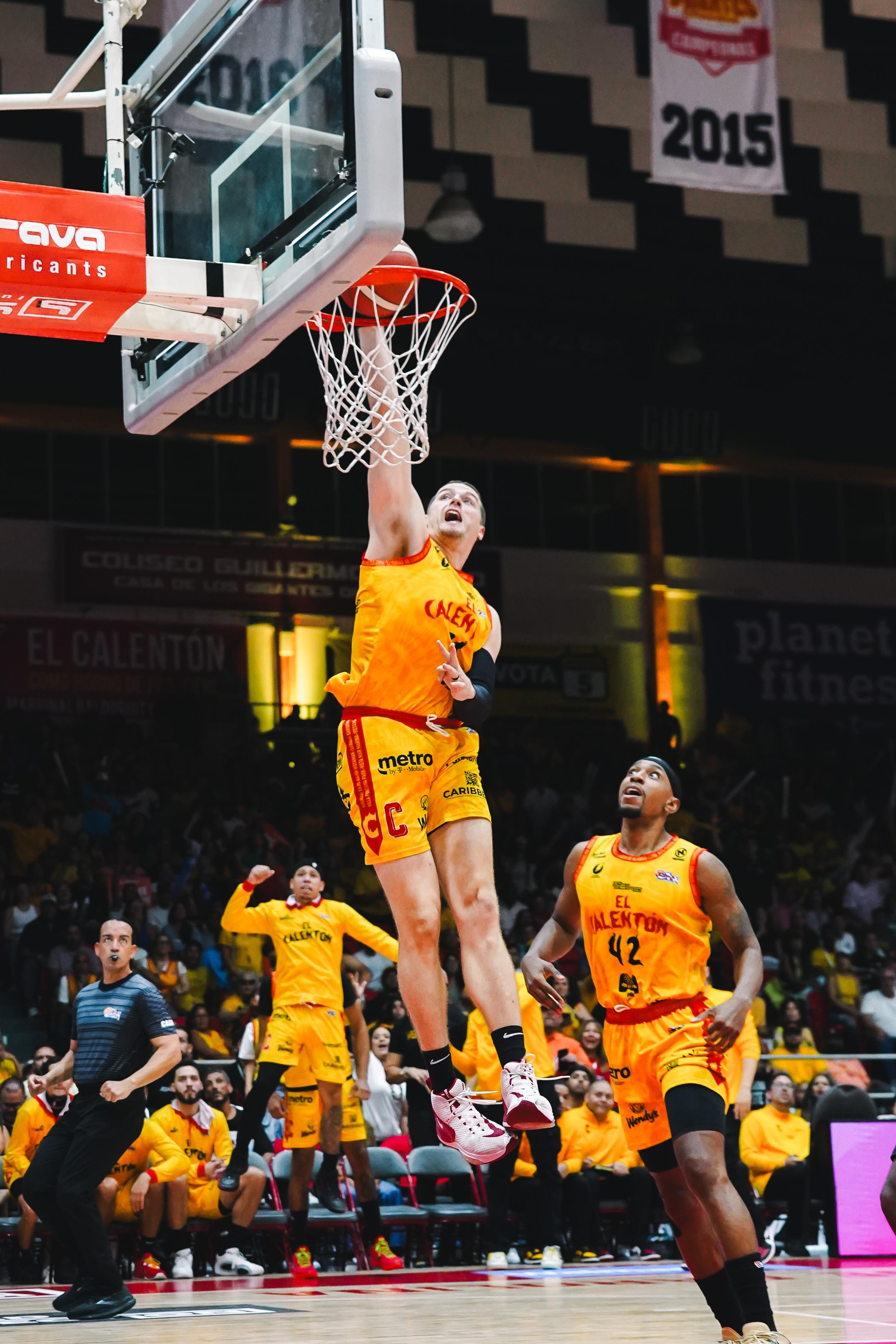 Scottie James regresa a los Gigantes de la C