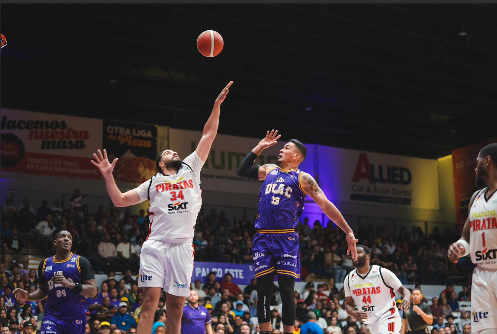 Gigantes se apuntan su primera victoria local ante los Piratas