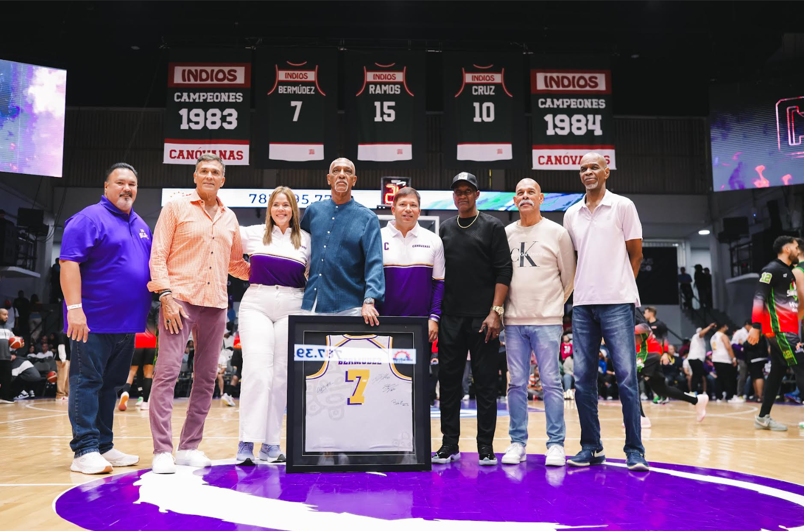 Gigantes Rinden Homenaje a la Grandeza de los Indios de Canóvanas