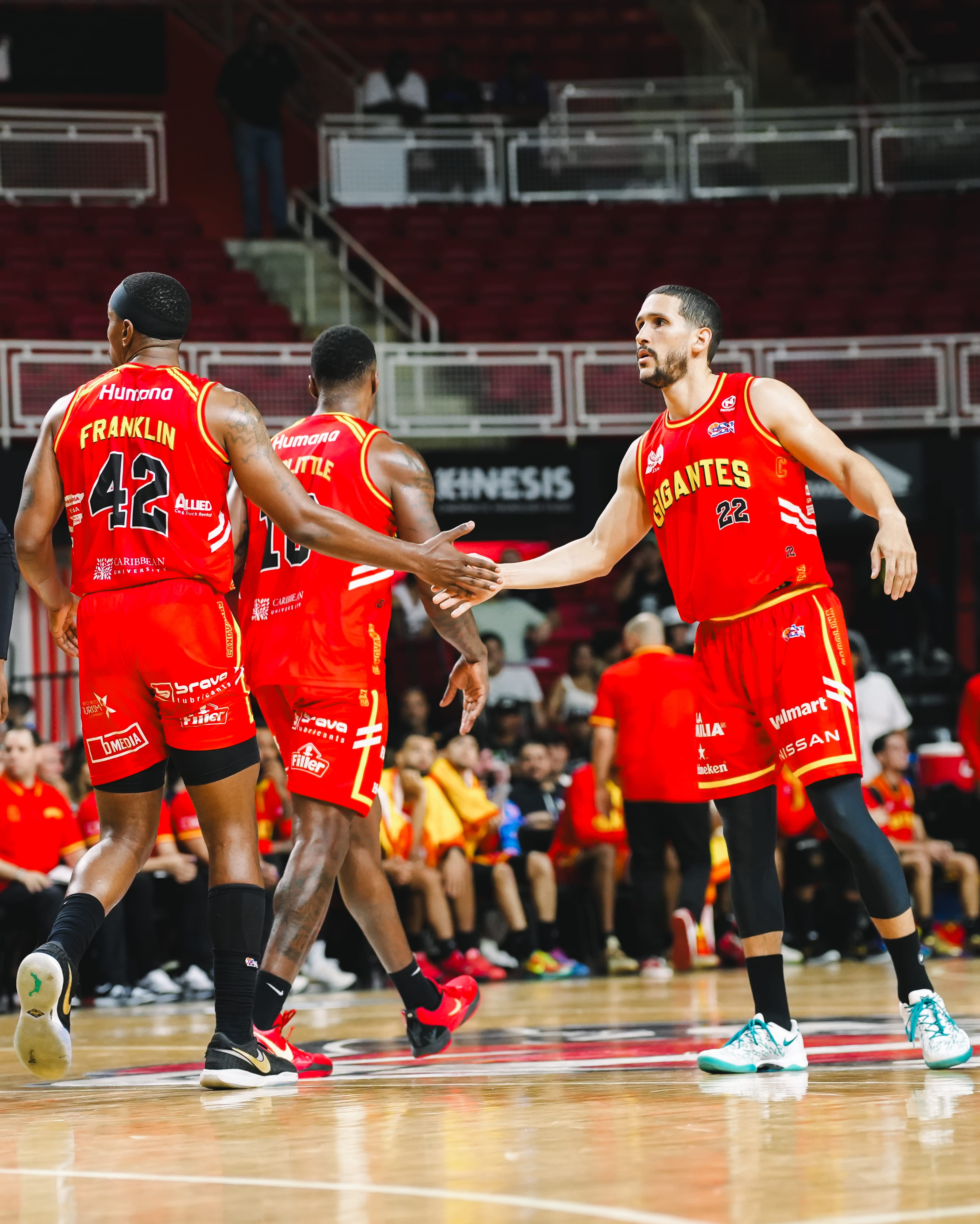 Gigantes saquean la guarida y detienen racha ganadora de los Piratas